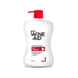 Acne Aid Oil Control Cleanser 900ml คลีนเซอร์ล้างหน้าล้ำลึก สำหรับผิวผสม-ผิวมัน ลดสิวอุดตัน ชำระล้างความมันส่วนเกิน สูตรอ่อนโยน pH ใกล้เคียงผิว ไม่แห้งตึง