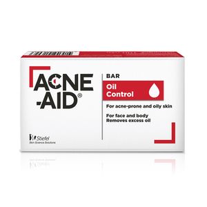 สบู่ Acne-Aid Oil Control Bar 100g ช่วยทำความสะอาดผิวพร้อมลดความมันส่วนเกิน เหมาะสำหรับผิวมันและผิวมีแนวโน้มเป็นสิวง่าย อ่อนโยนต่อผิวหน้าและผิวกาย